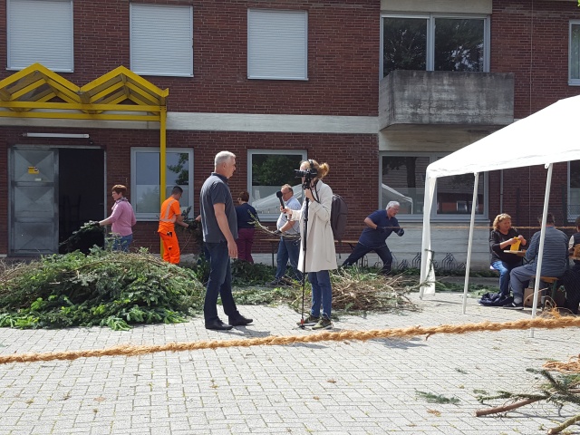 ../fotos/weltrekordversuch_ostrhauderfehn_2019/2019-06-11 15.37.42.jpg